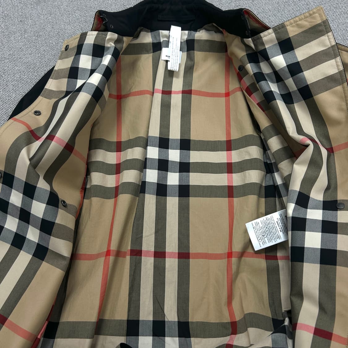 버버리 신형 개버딘 벨티드 트렌치코트(34) 상품이미지9