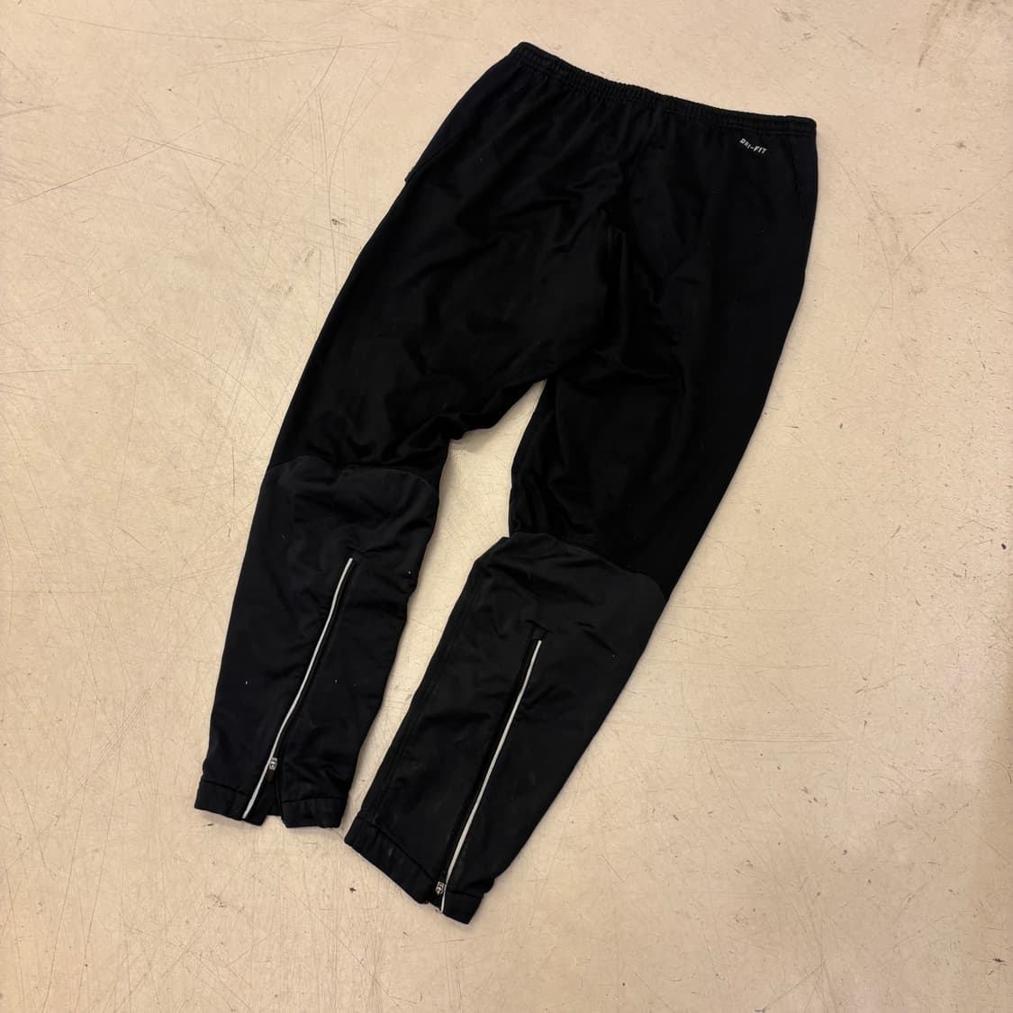 나이키 스우시 드라이핏 트랙팬츠 상품이미지3