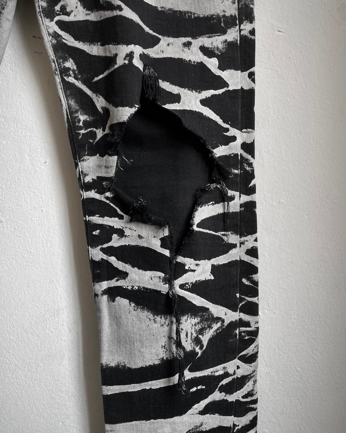 TORNADO MART Wild Destroyed Detail Jeans 상품이미지6