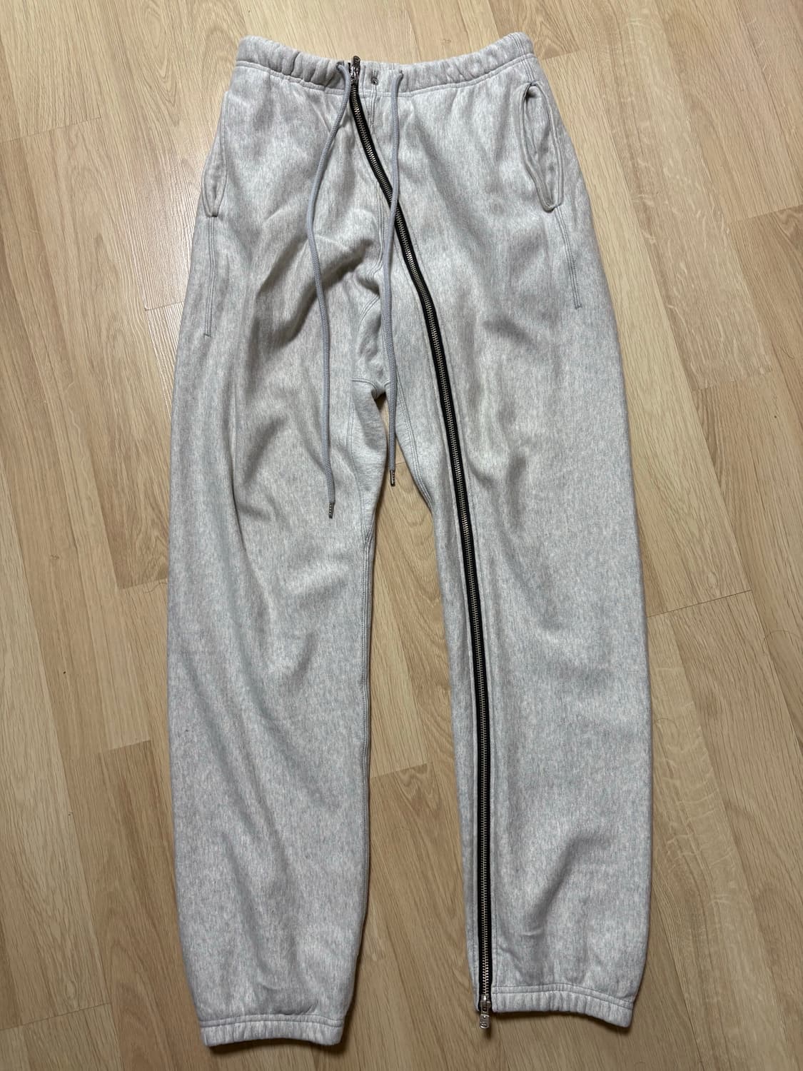 솔로이스트 23ss 사선지퍼 스웻 팬츠 상품이미지2