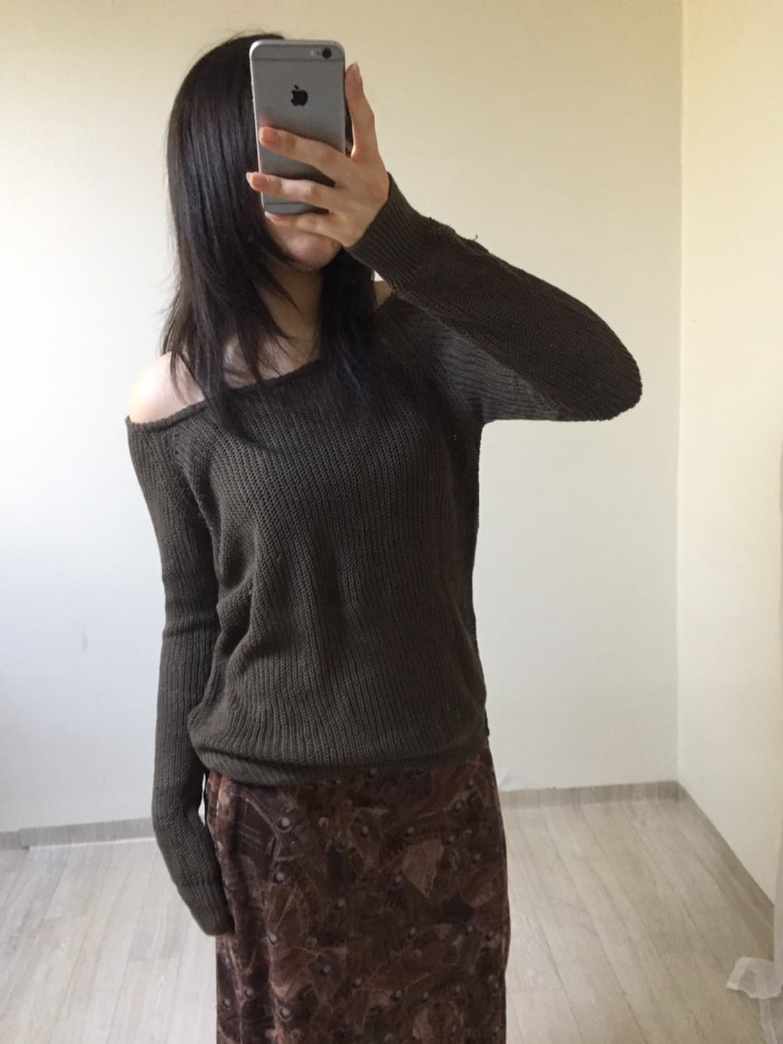 464. khaki deep U-neck knit 상품이미지7