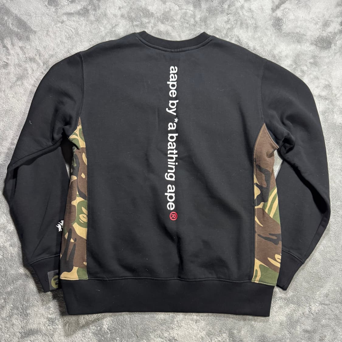 에이프 카모 프린팅 맨투맨 상품이미지6