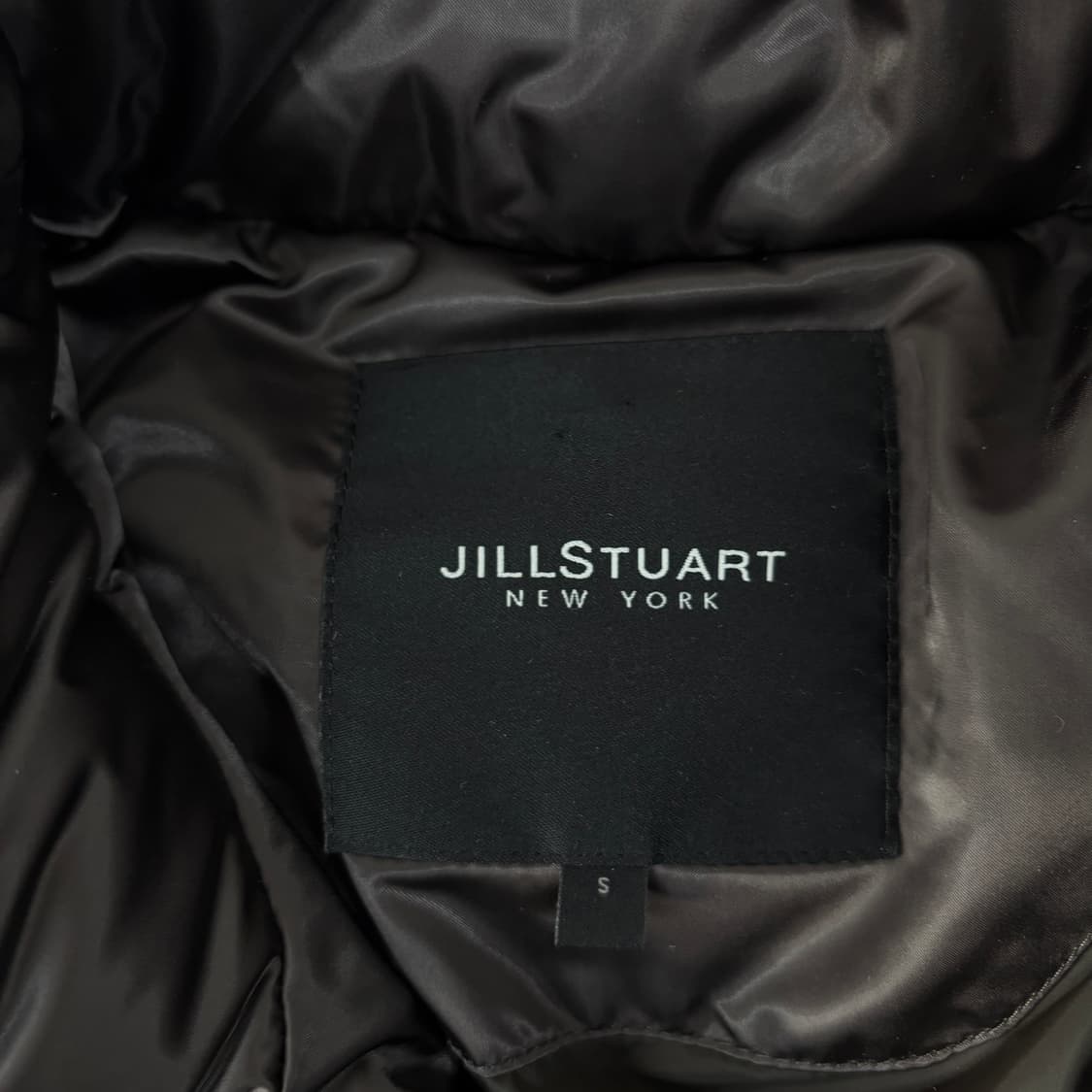 24SS 질스튜어트 뉴옥 하이그로시 다운 패딩 상품이미지4