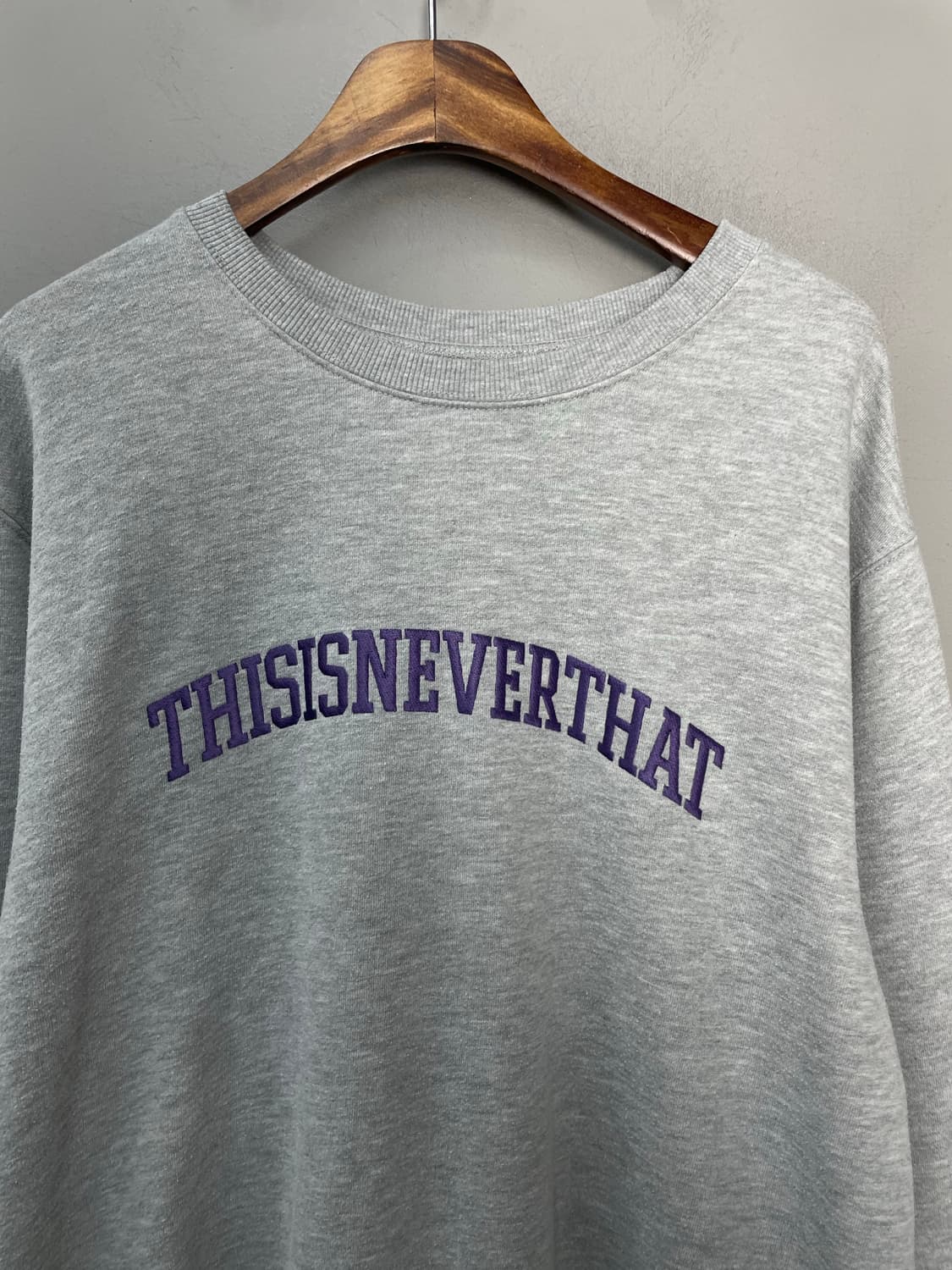 디스이즈네버댓 퍼플로고 맨투맨 H2333 상품이미지3