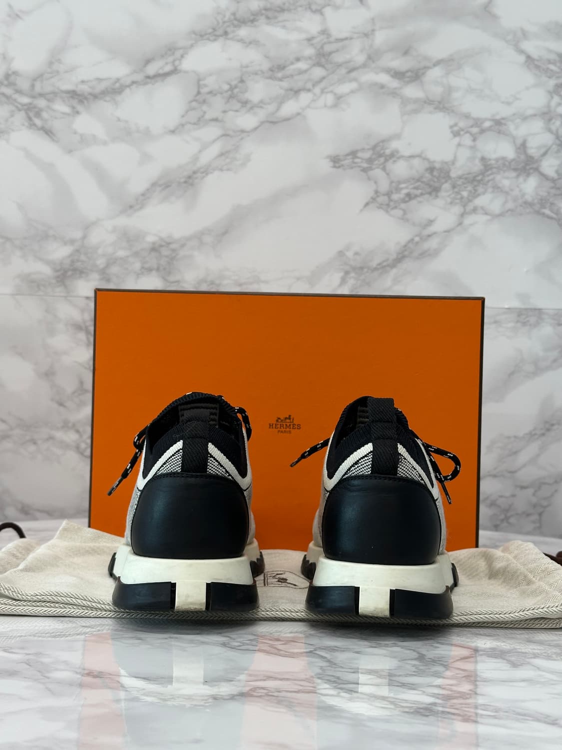(37) 에르메스 어딕트 카프스킨 스니커즈 상품이미지5