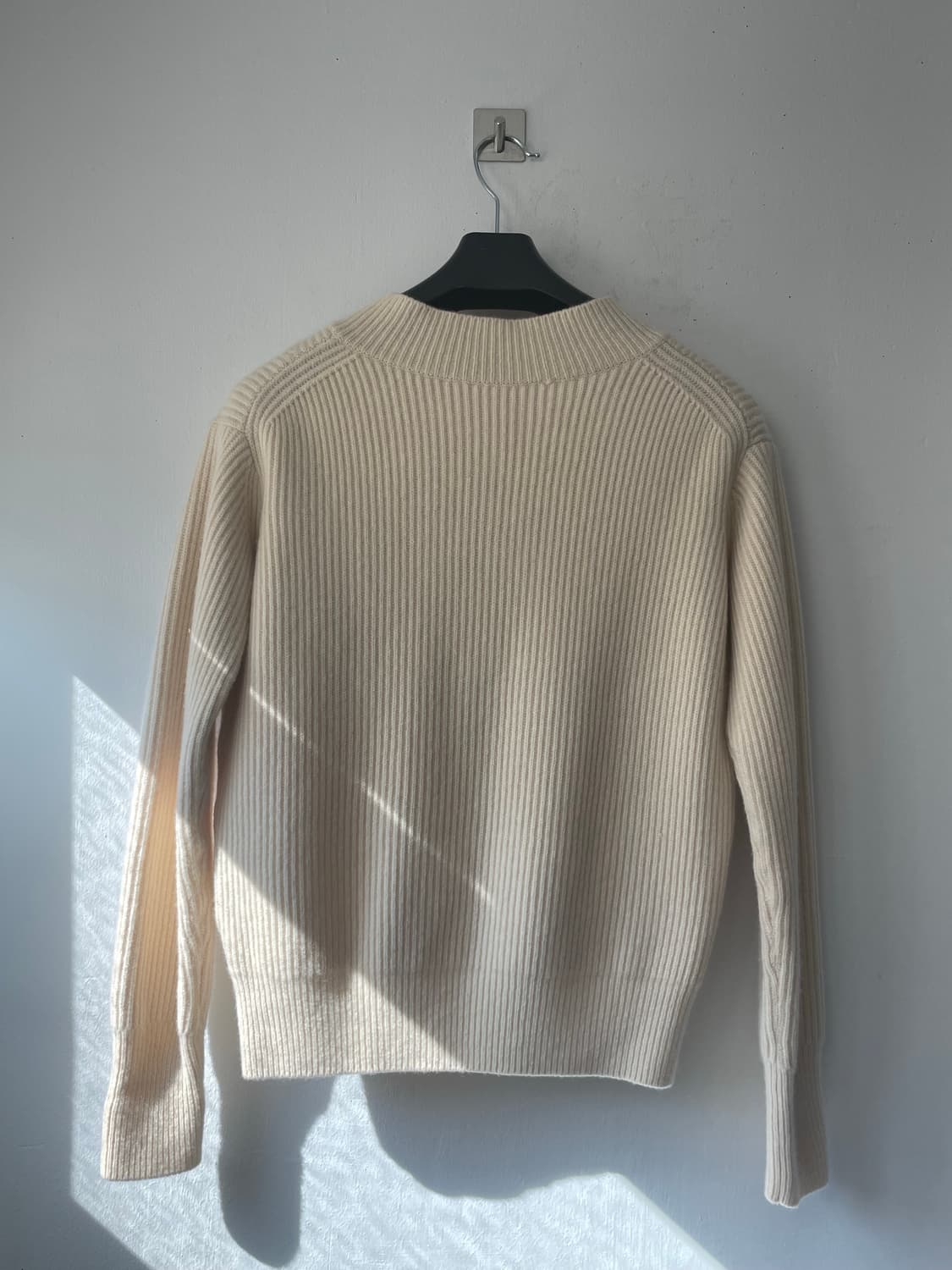 라벨 아카이브 메리노 파인울 브이넥 니트 크림(1) 새상품(내용필) 상품이미지6