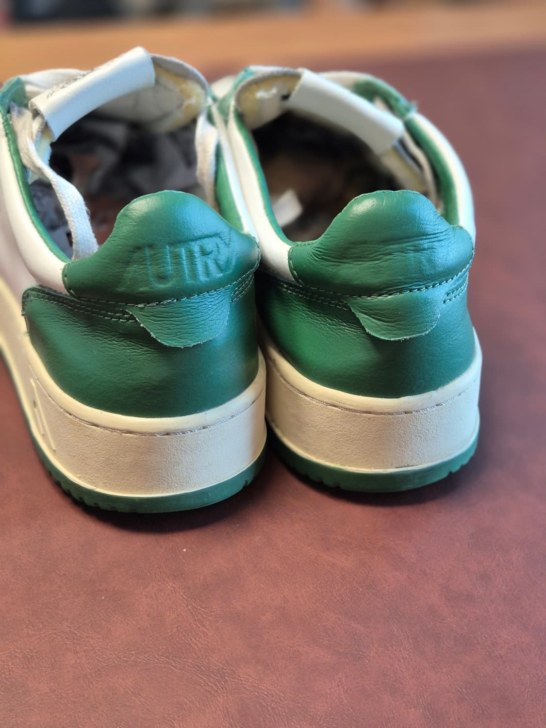 실착용2회 260-265(41) 오트리 메달리스트 로우 스니커 상품이미지4