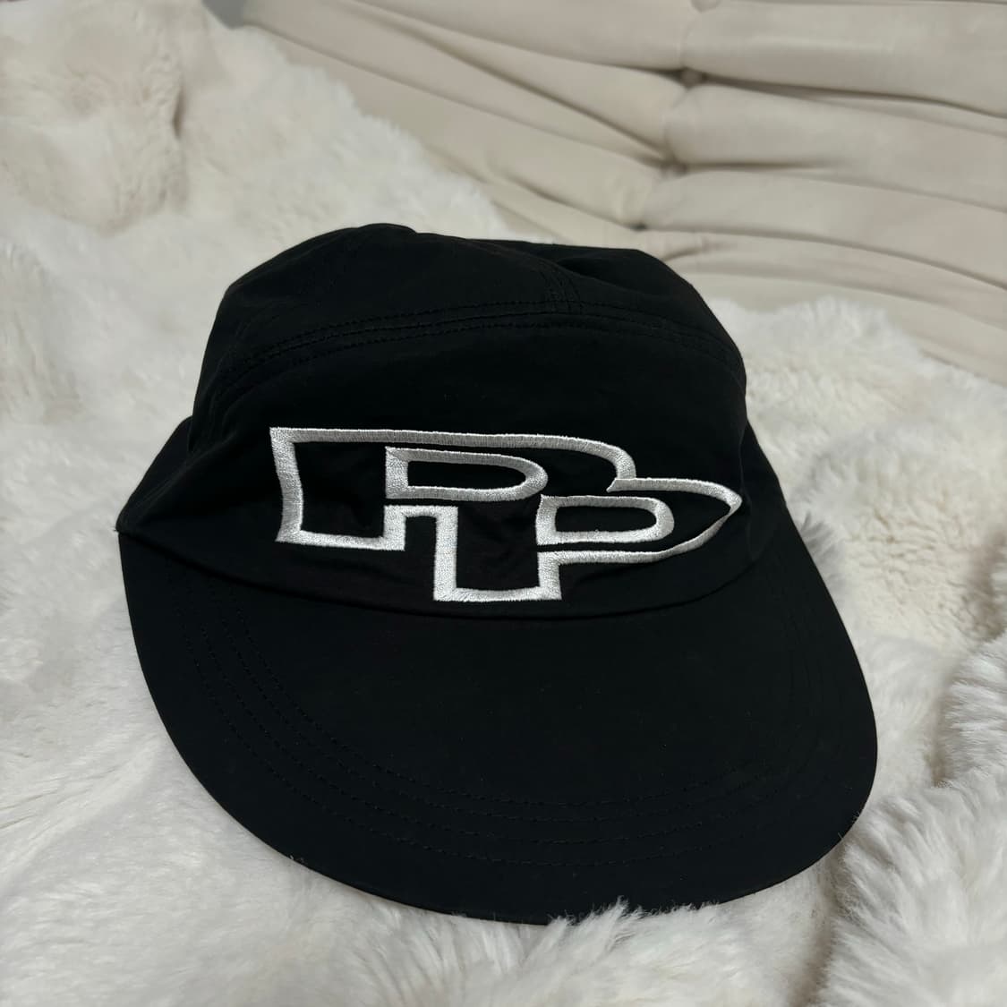 새상품)퍼블릭파마시 빅로고캡bk 상품이미지1