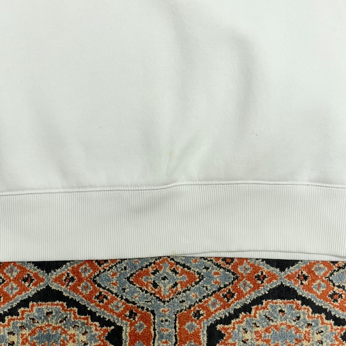 캘빈클라인 화이트 기모 맨투맨 티셔츠 남성L 상품이미지3