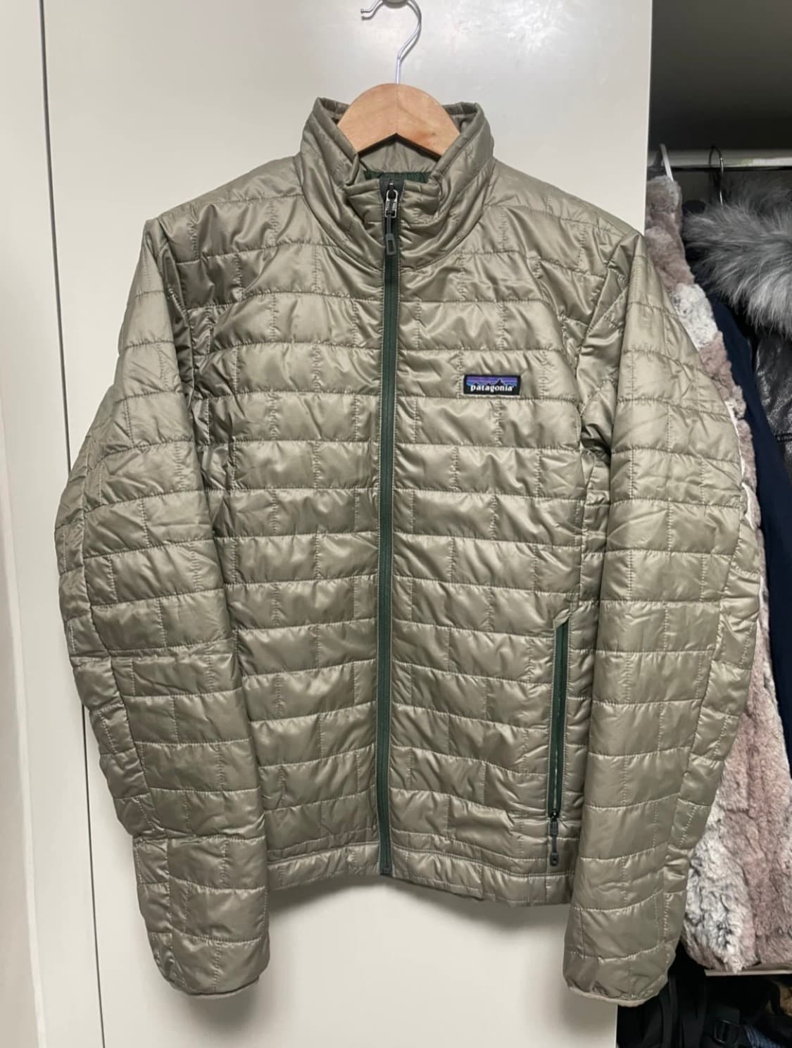 파타고니아 경량 패딩 상품이미지2