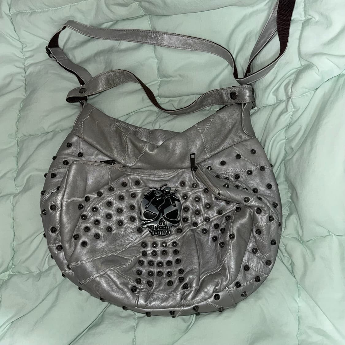 펑크 y2k 실버 해골 스터드 숄더백 크로스백  상품이미지1
