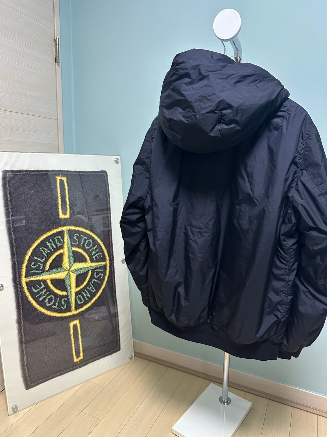 스톤아일랜드 크링클랩스 프리마로프트24Fw 네이비M사이즈 새상품급 상품이미지3