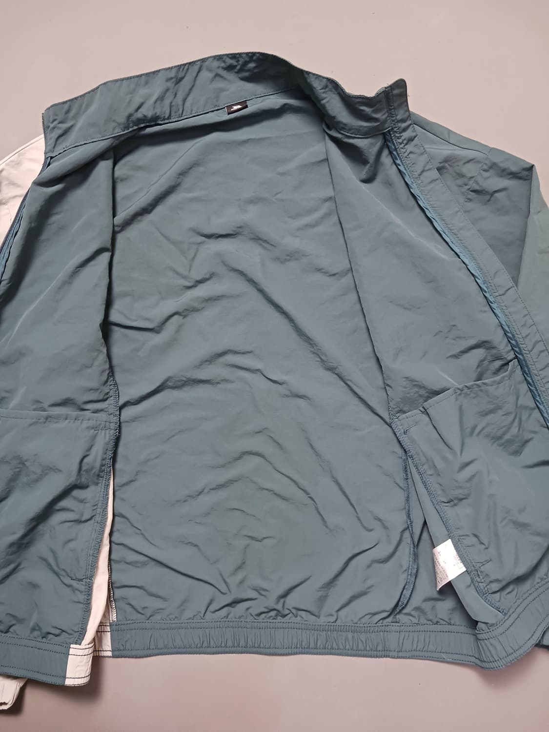 [100] DLX Trespass 투톤 경량 바람막이 자켓 상품이미지5