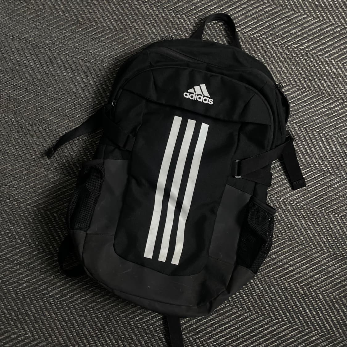 아디다스 삼선 스트라이프 디테일 백팩 블랙y 4778 상품이미지1