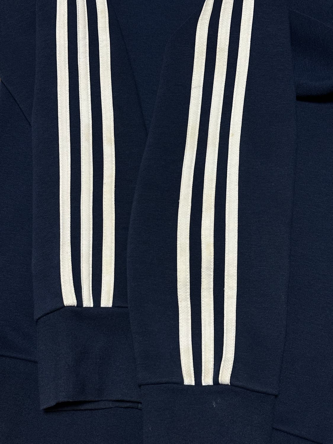 아디다스 ADIDAS 삼각로고 사이드라인 맨투맨 네이비 상품이미지10