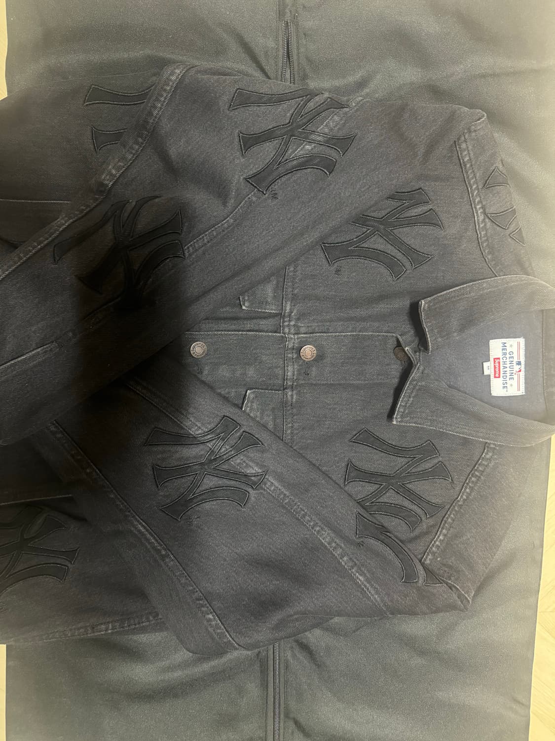 슈프림 x 양키스 블랙 데님 자켓 상품이미지1