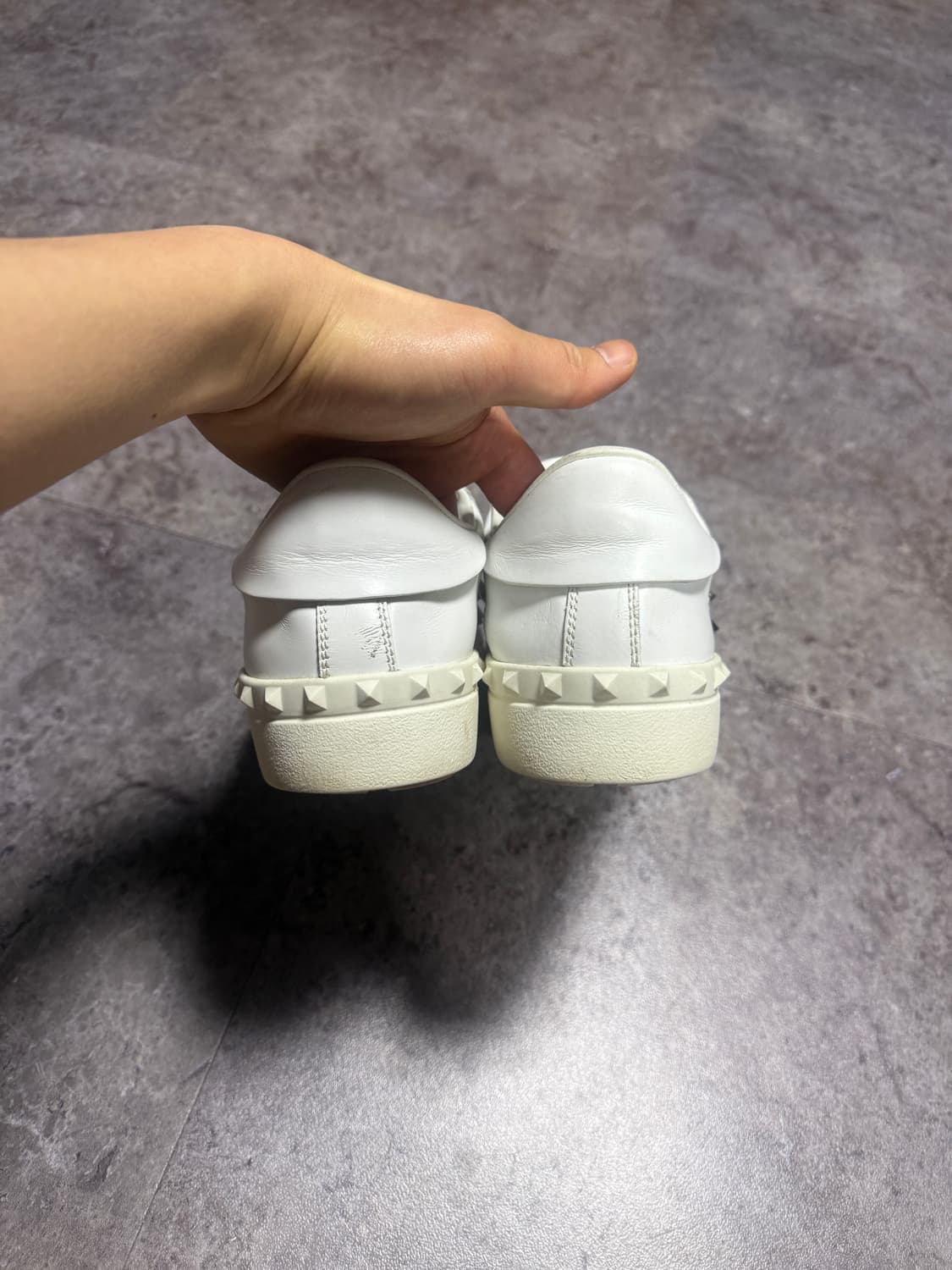 발렌티노 락스터드 스니커즈 43 상품이미지3