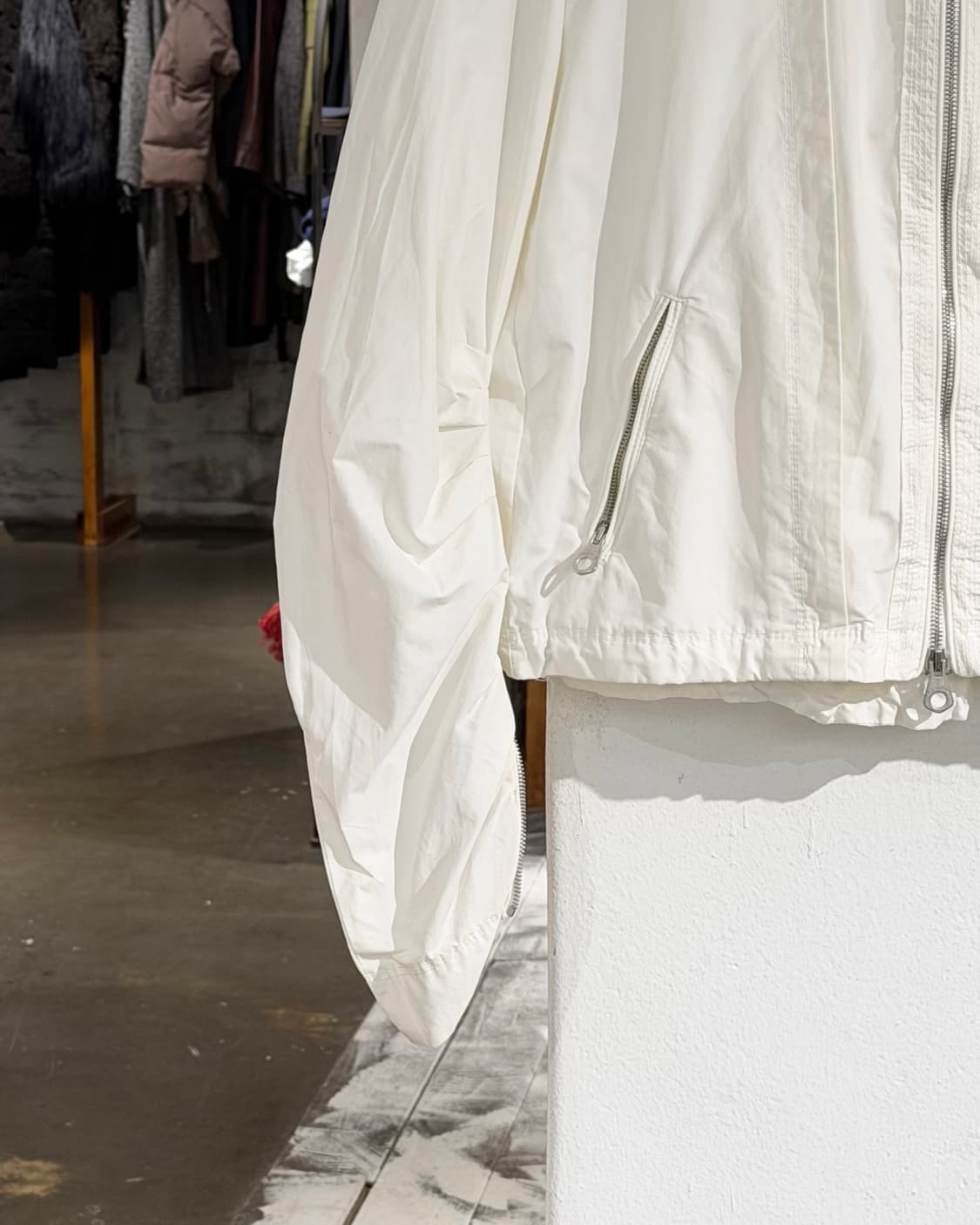 설비노 화이트 나일론 게더링 슬리브 후디 자켓 상품이미지5