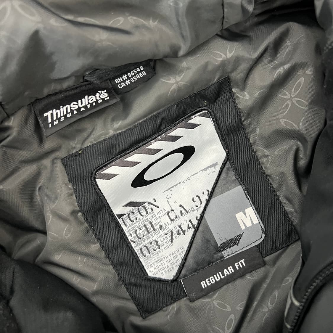 오클리 아이콘 로고 신슐레이트 테크 후드 점퍼 자켓 블랙 상품이미지5