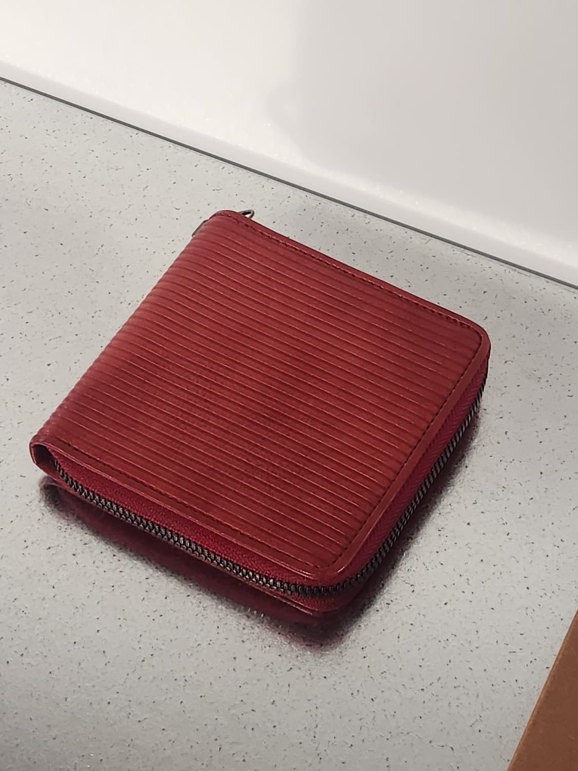 이세이미야케 맨 엠보스드 레더 지갑 상품이미지7