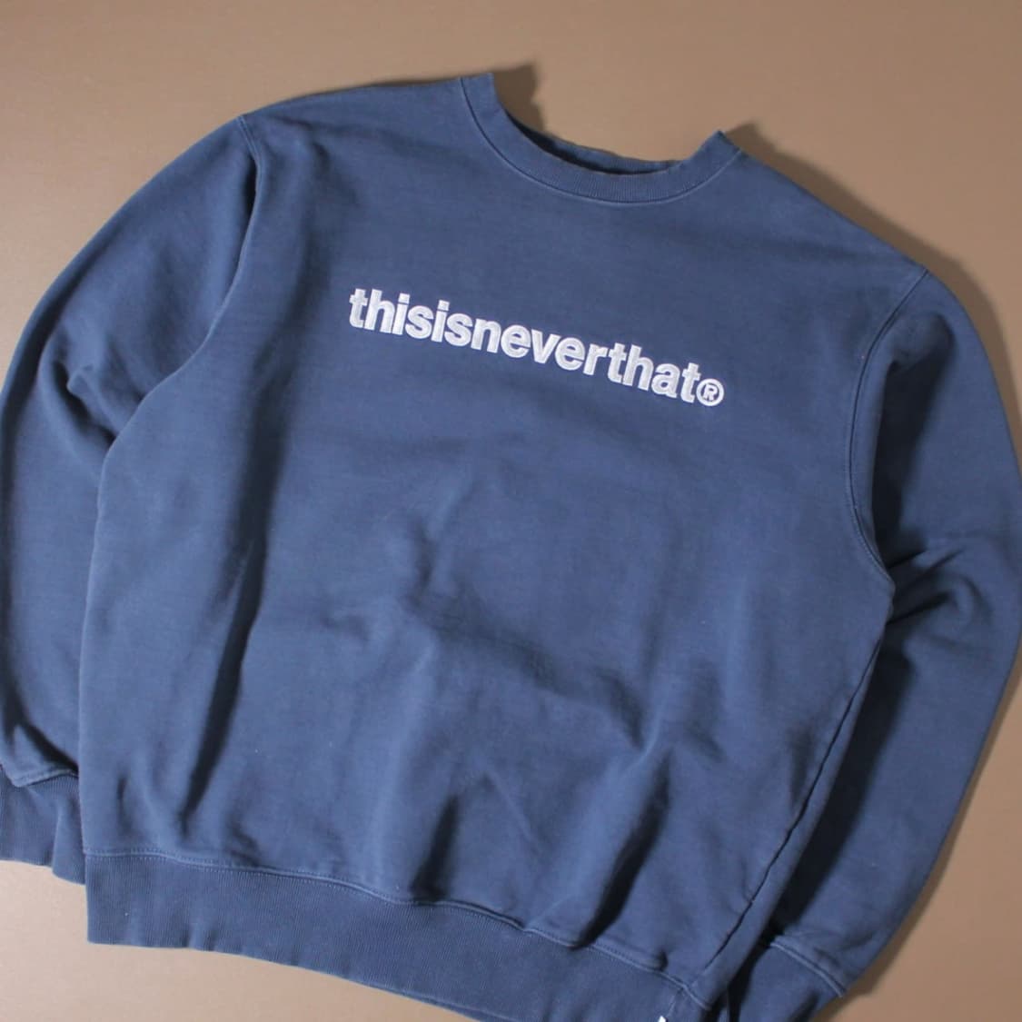 thisisneverthat® 디네뎃 기모 맨투맨 상품이미지2