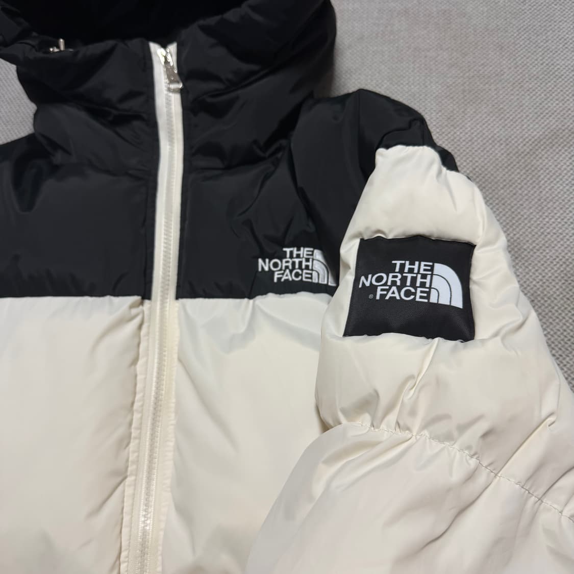 노스페이스 사이드로고 숏패딩 상품이미지2