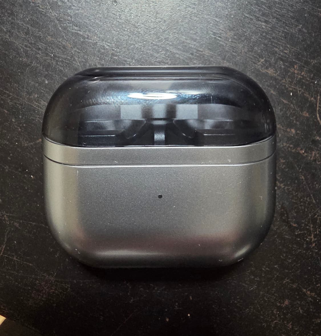 버즈3프로 충전 케이스 실버 색상 상품이미지1