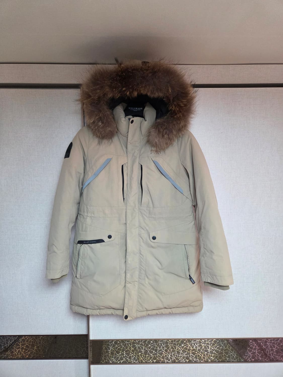 밀레 남녀공용 다운 패딩 95 베이지 상품이미지1