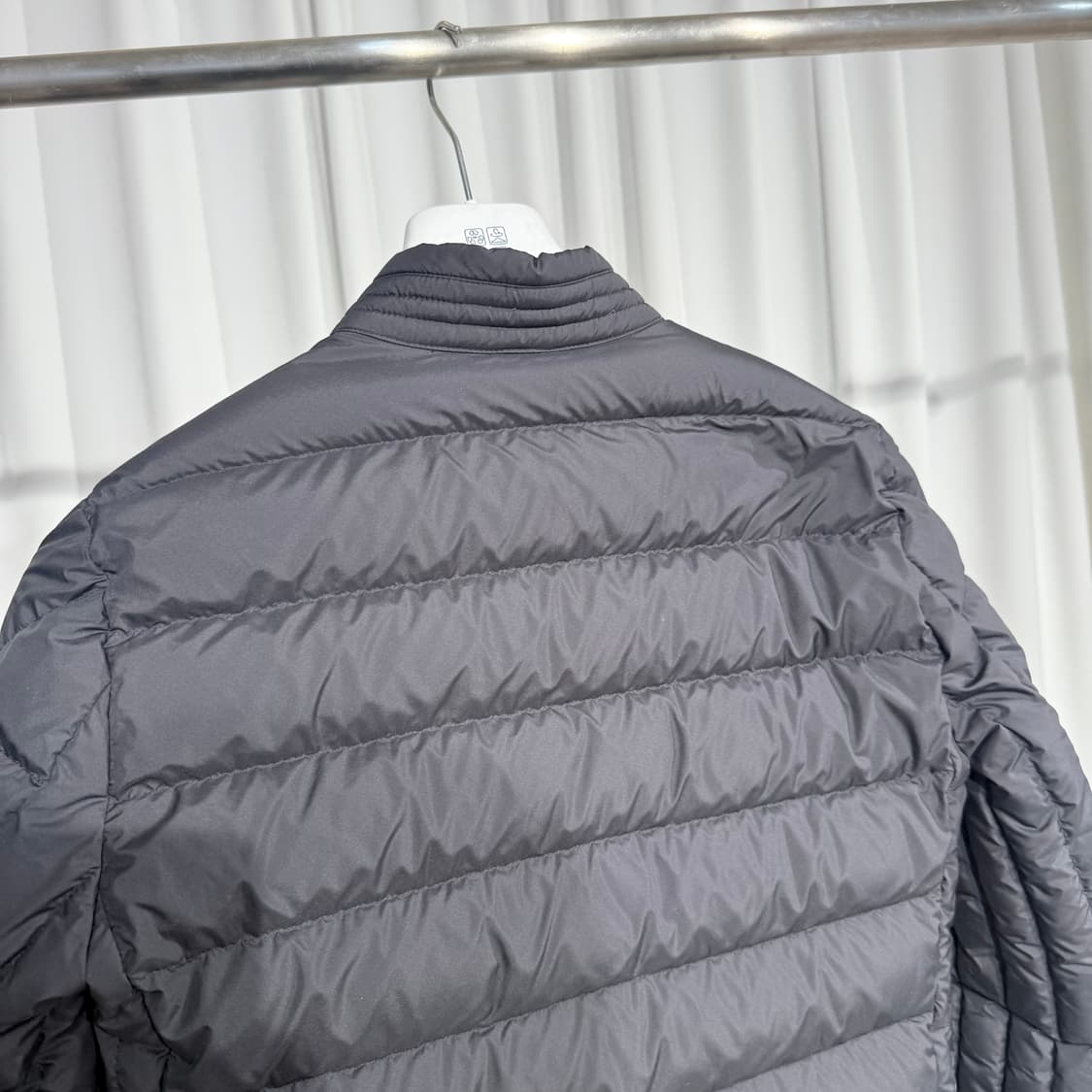 [정품][새상품] 몽클레르 오띠 쇼트 다운 패딩 2사이즈 상품이미지4