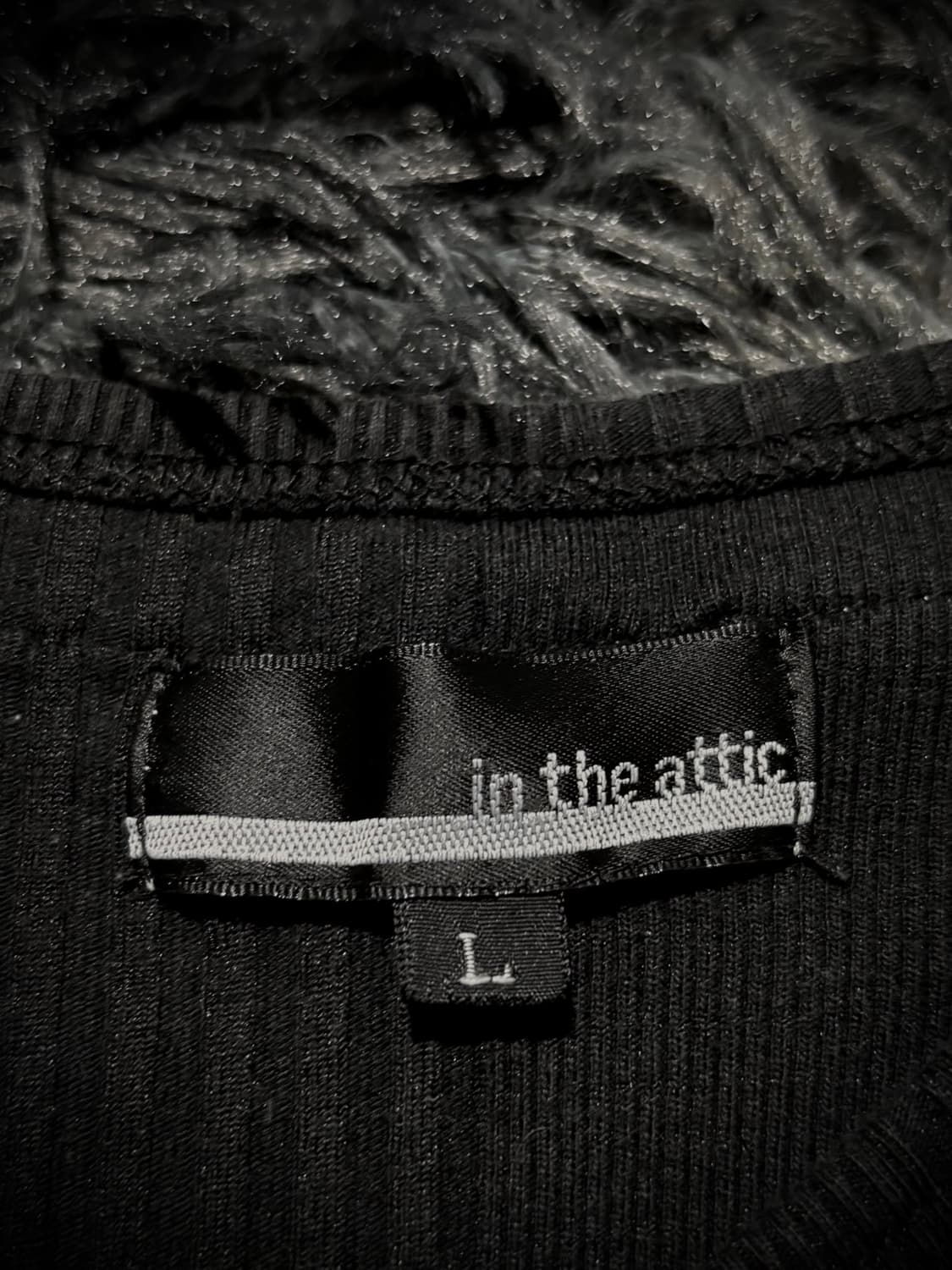 In The Attic 아이렛 고딕 레터링 레이어드 슬리브리스 상품이미지9