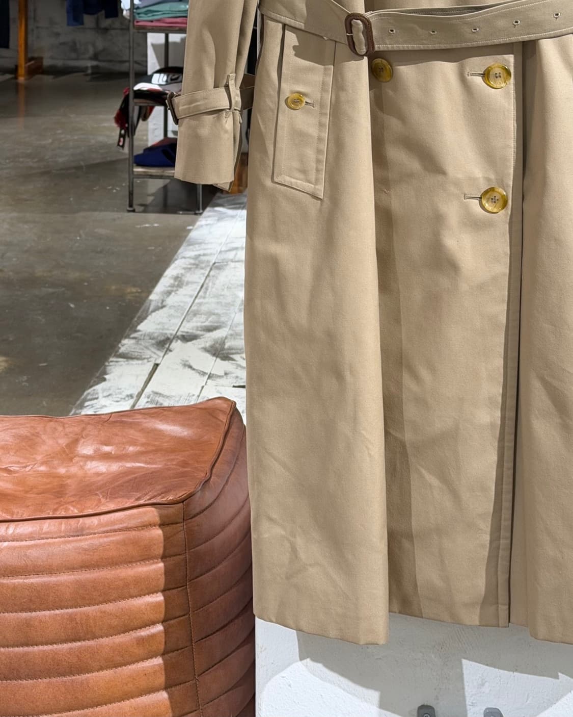 버버리 베이지 벨티드 더블 트렌치코트 상품이미지5