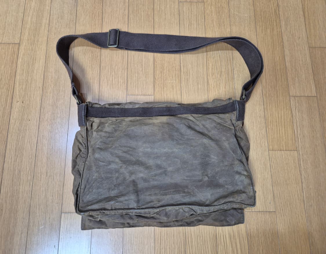 영국 british millerain x j crew 왁스 크로스백 상품이미지6