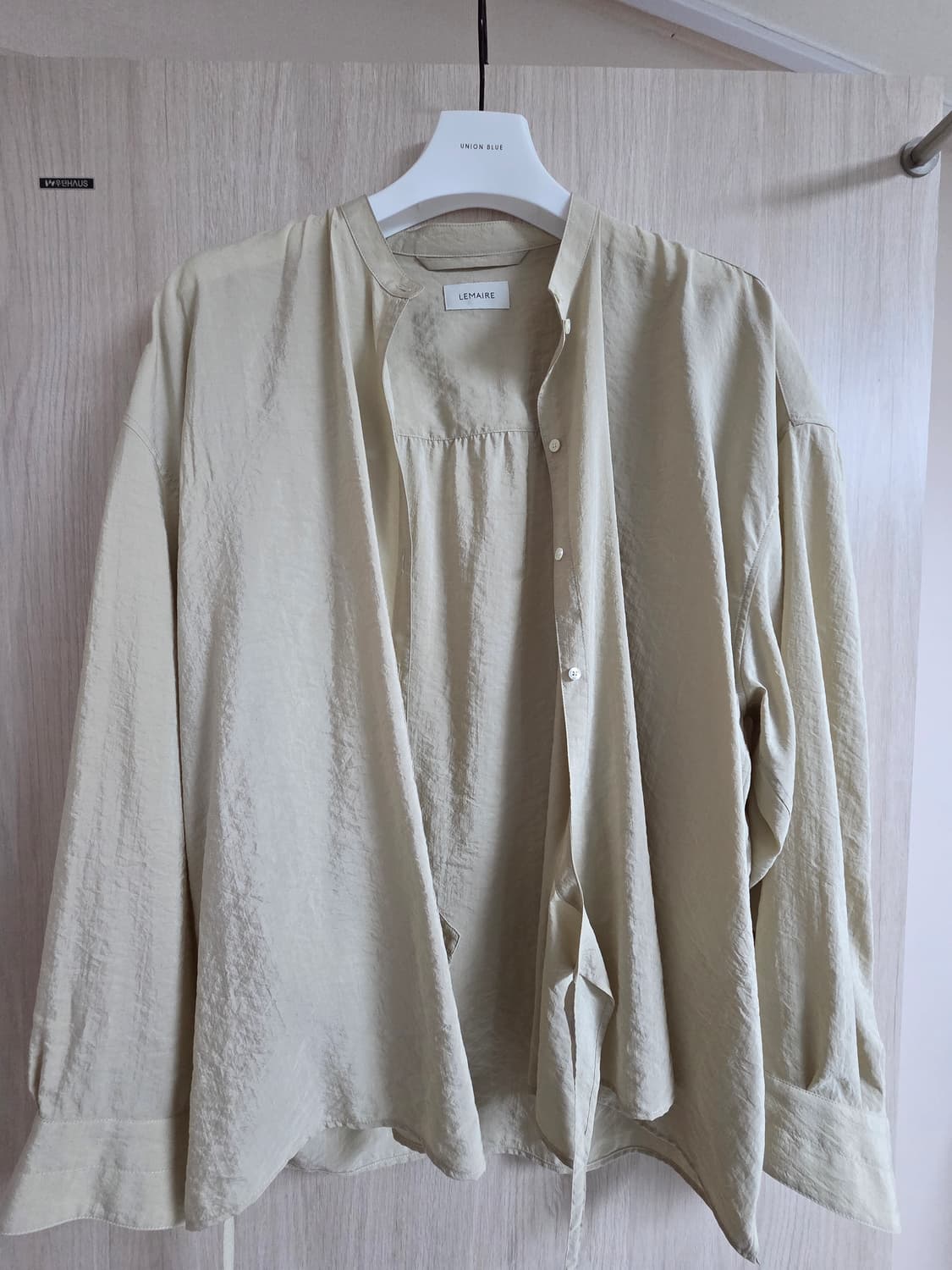 르메르 오피서 카라 트위스티드 셔츠(더스티 매스틱) 상품이미지2