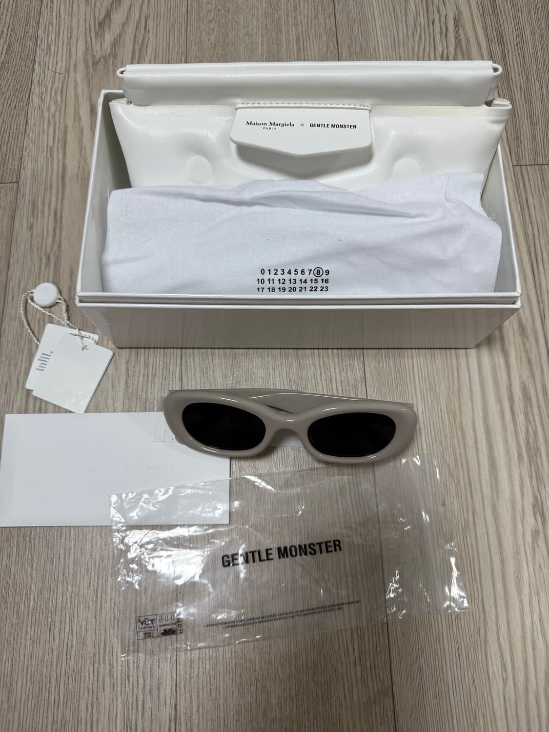 젠틀몬스터x마르지엘라 mm04 상품이미지1