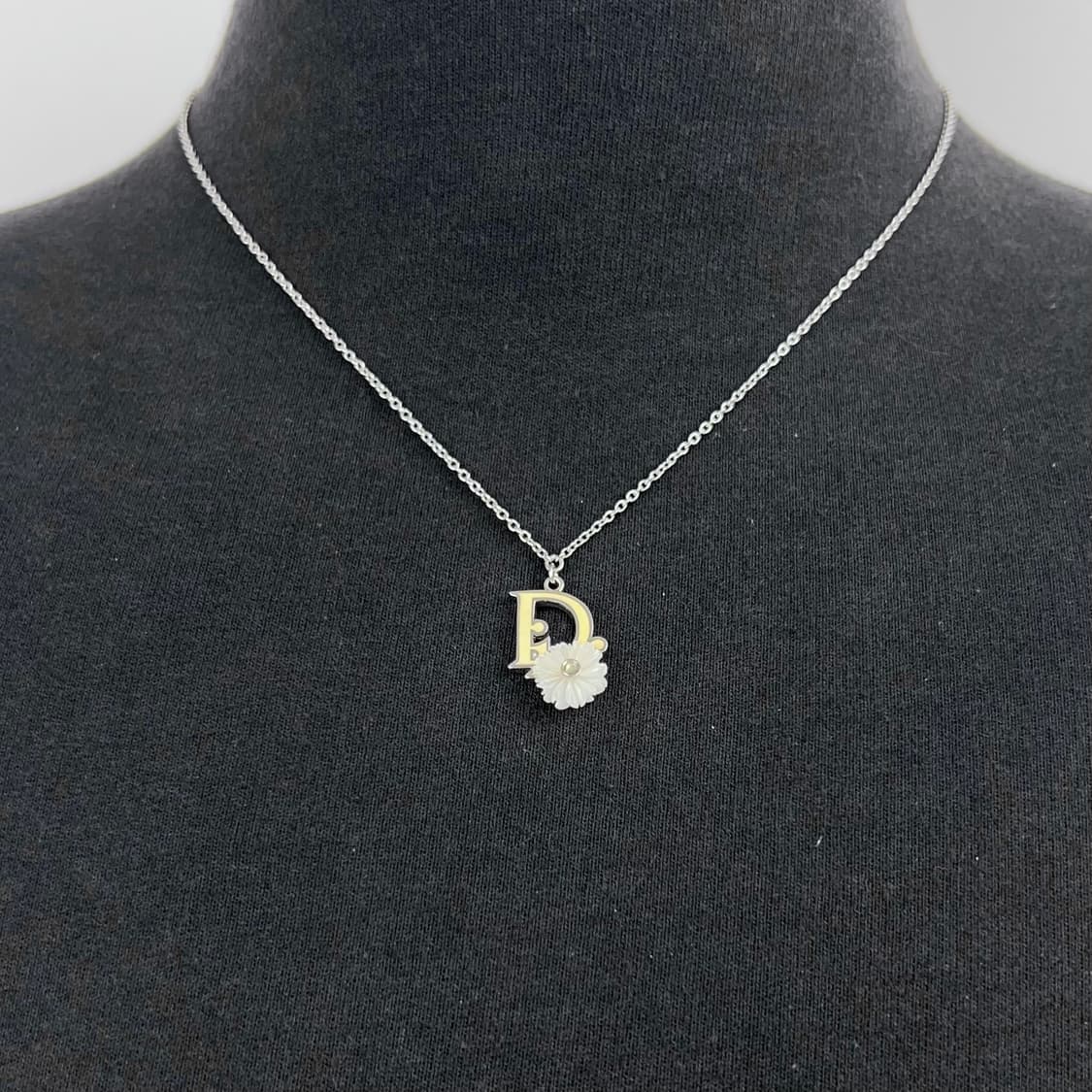 디올 오블리크 데이지 목걸이 상품이미지2