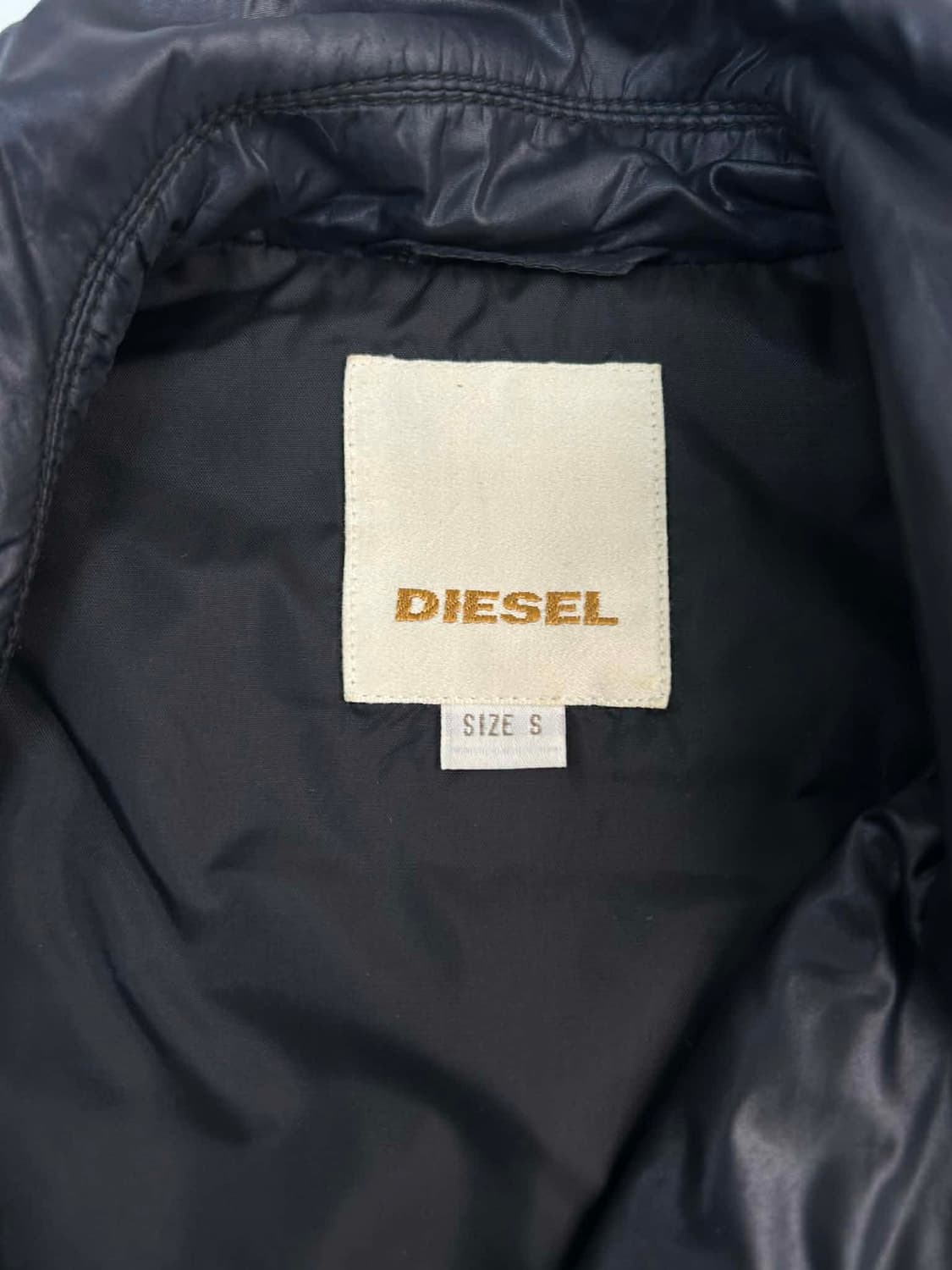 [S] 디젤 비대칭 스터드 나일론 경량 패딩 자켓 상품이미지3