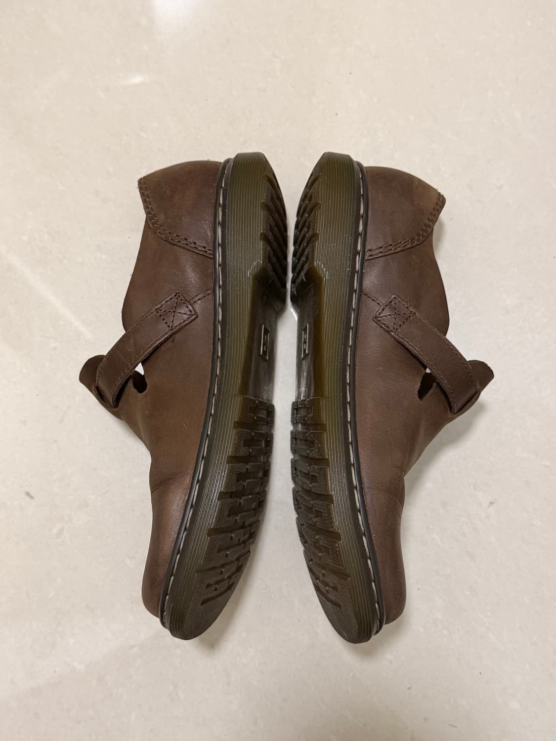 닥터마틴 패트리샤3 다크브라운 250 상품이미지2