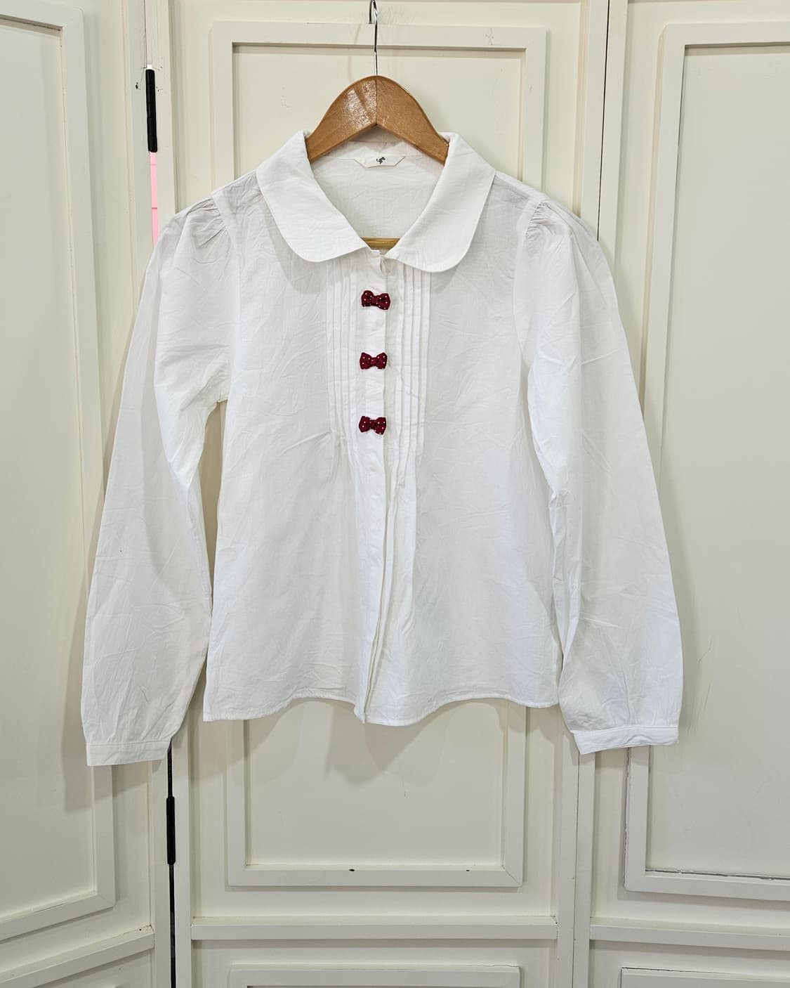 화이트 핀턱 리본 블라우스 상품이미지1