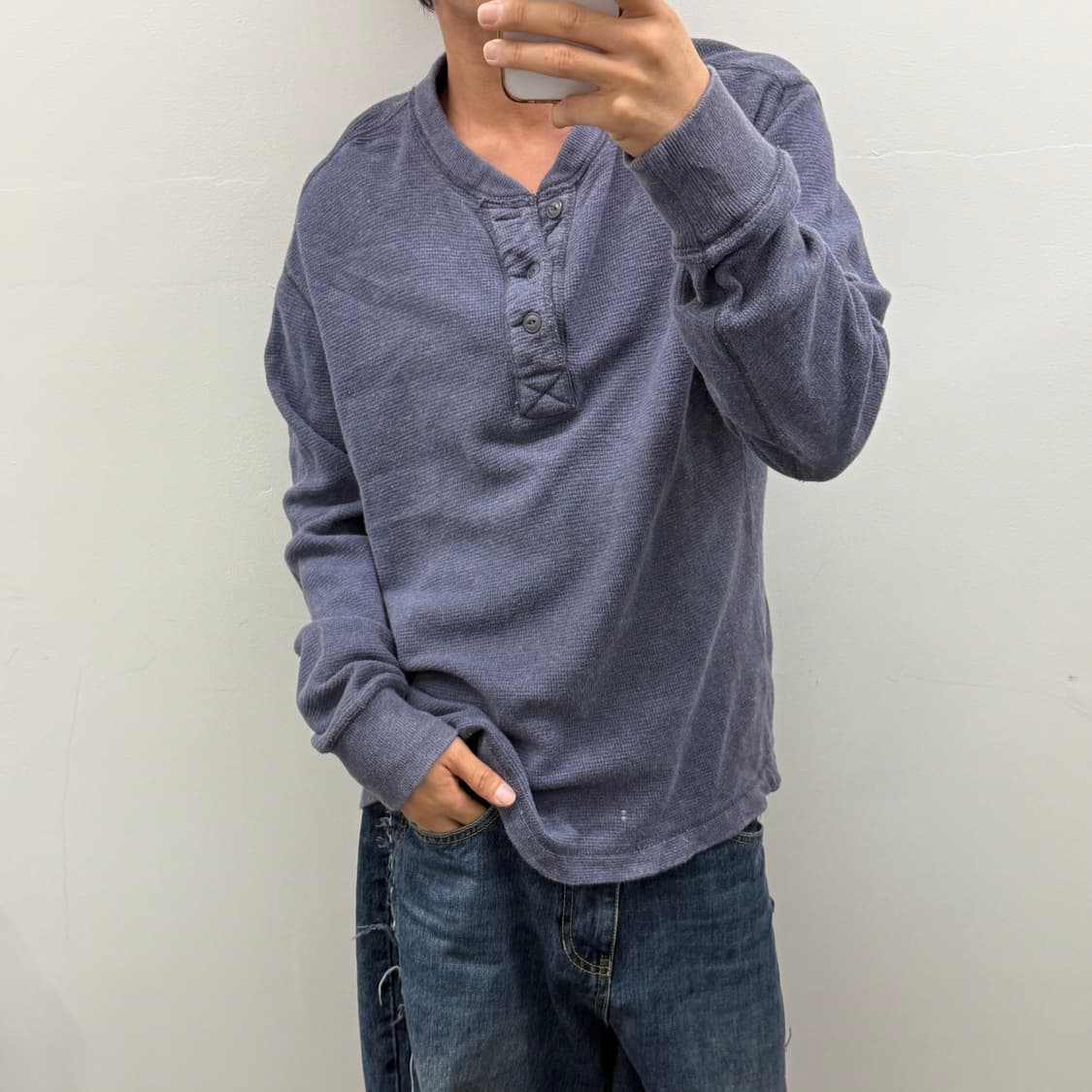 애디바우어 긴팔니트티셔츠 상품이미지2