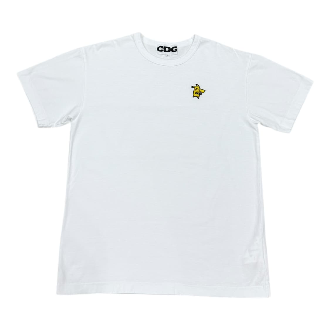 꼼데가르송 X 포켓몬 피카츄 엠블럼 반팔티 화이트 XL 상품이미지1
