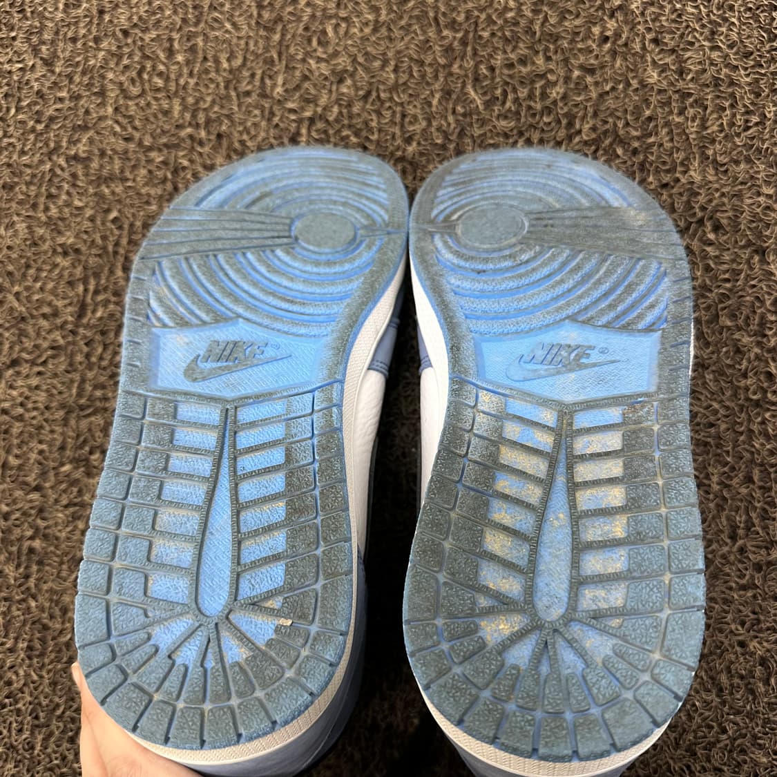 NIKE 나이키 조던1 레트로 하이 OG 유니버시티 블루 285 상품이미지6