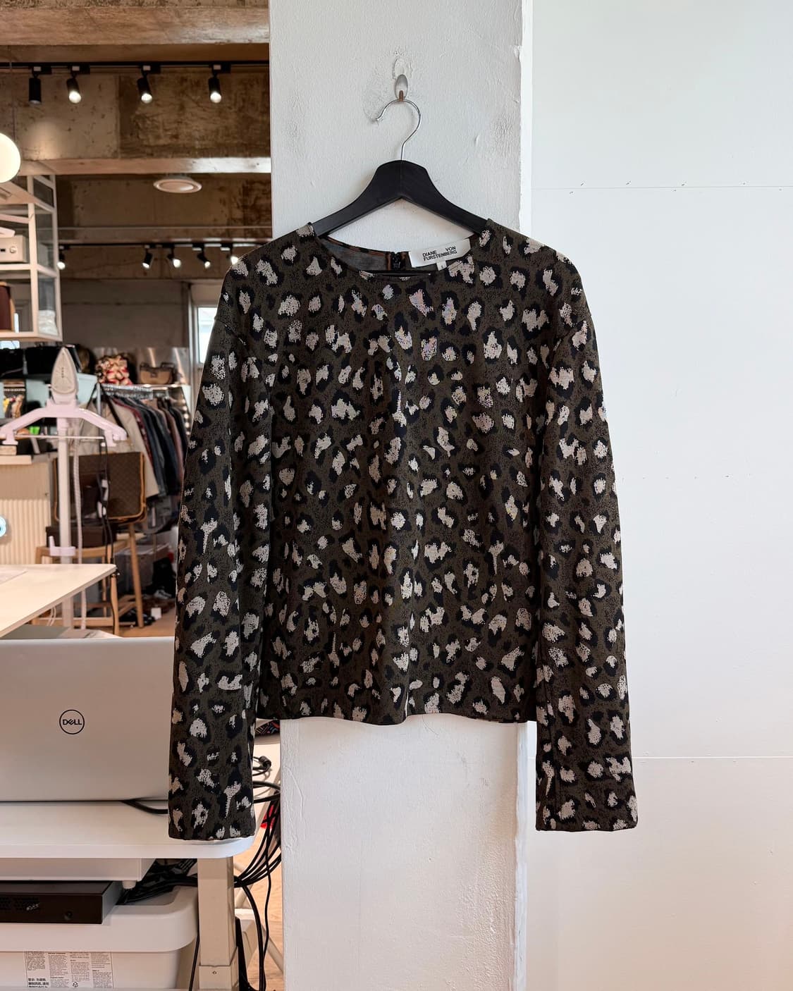 다이앤 본 퍼스텐버그 카키브라운 레오파드 롱슬리브 상품이미지2