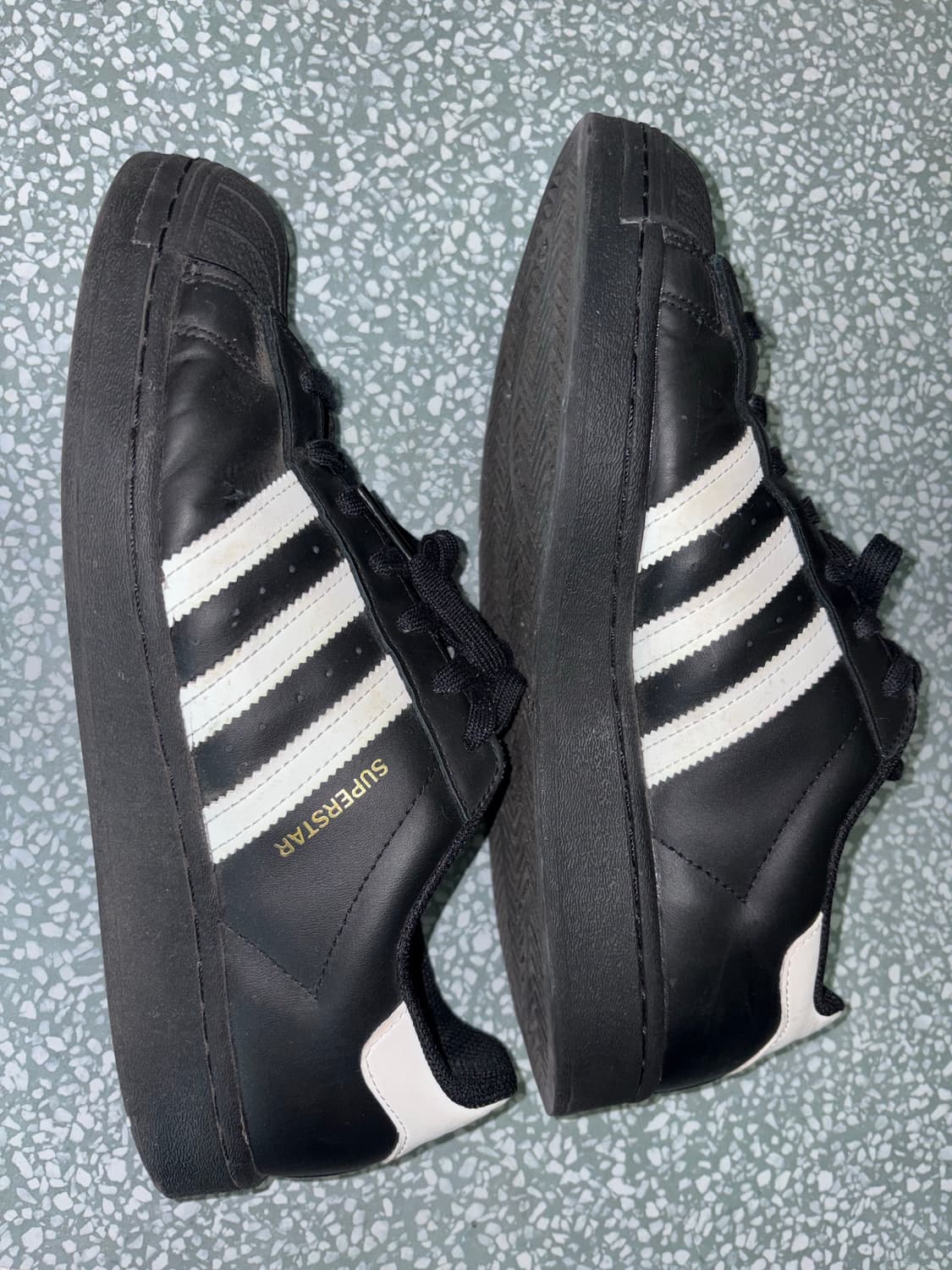 아디다스 슈퍼스타 코어 블랙 화이트 상품이미지1