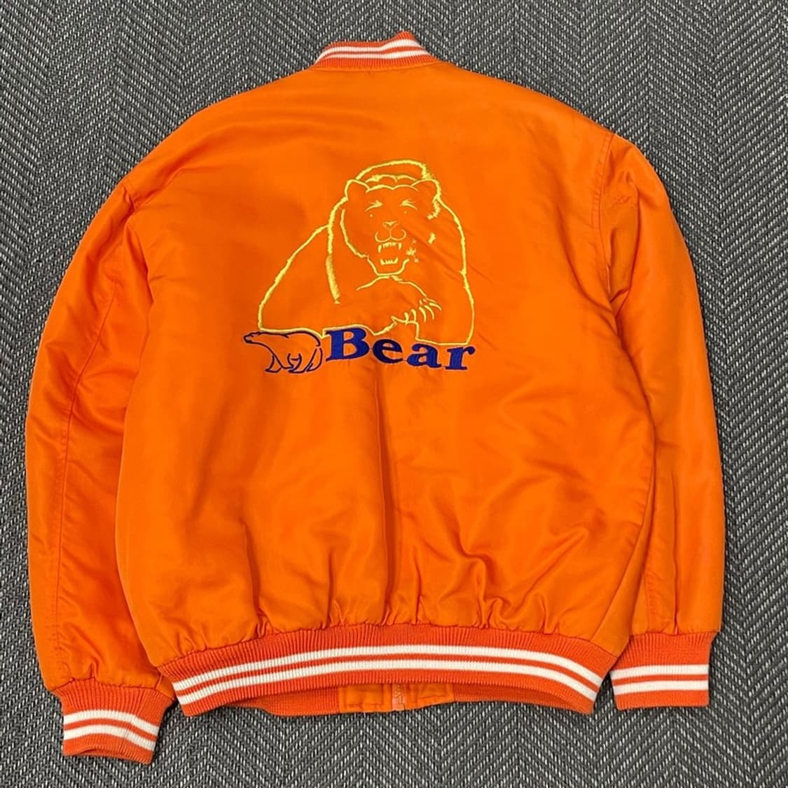 베어 루니 툰즈 콜라보 바시티 v0194 상품이미지2