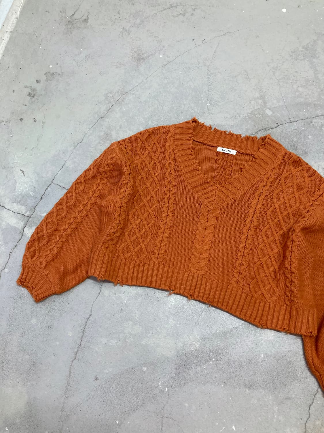 burnt orange v-neck cropped knit 상품이미지2