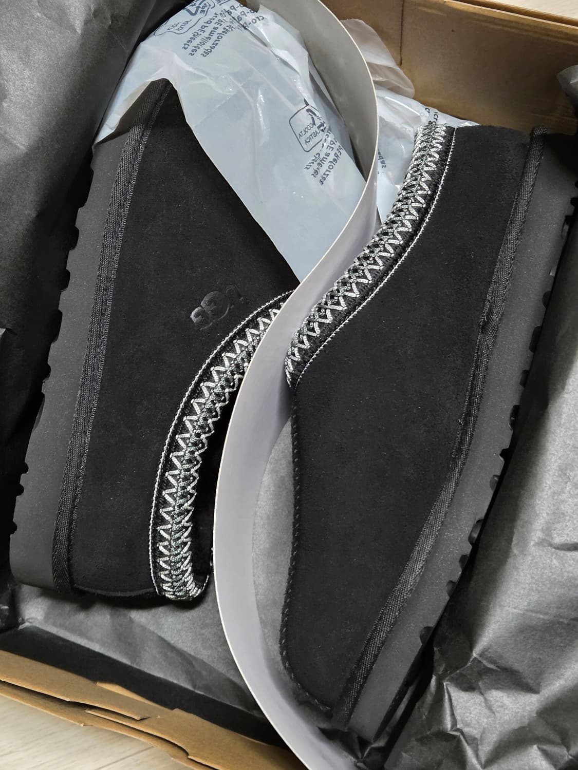 어그 타스만2 블랙 260 상품이미지1