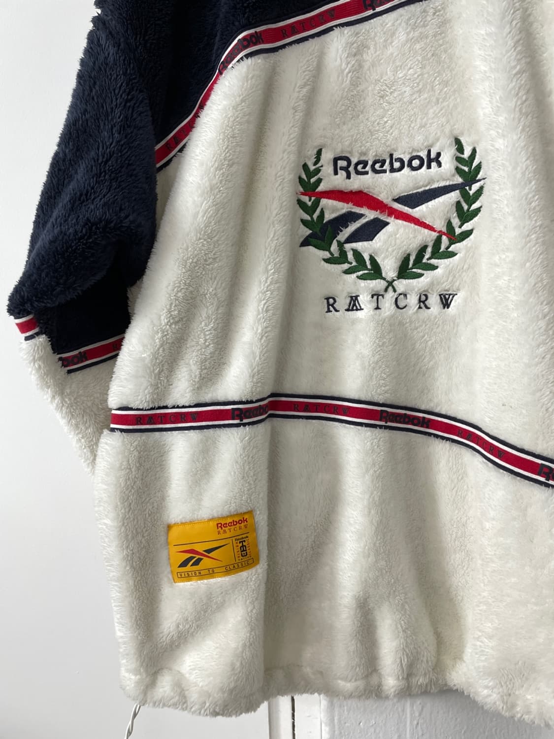 리복x로맨틱 크라운 RMC 플리스 자켓 상품이미지3