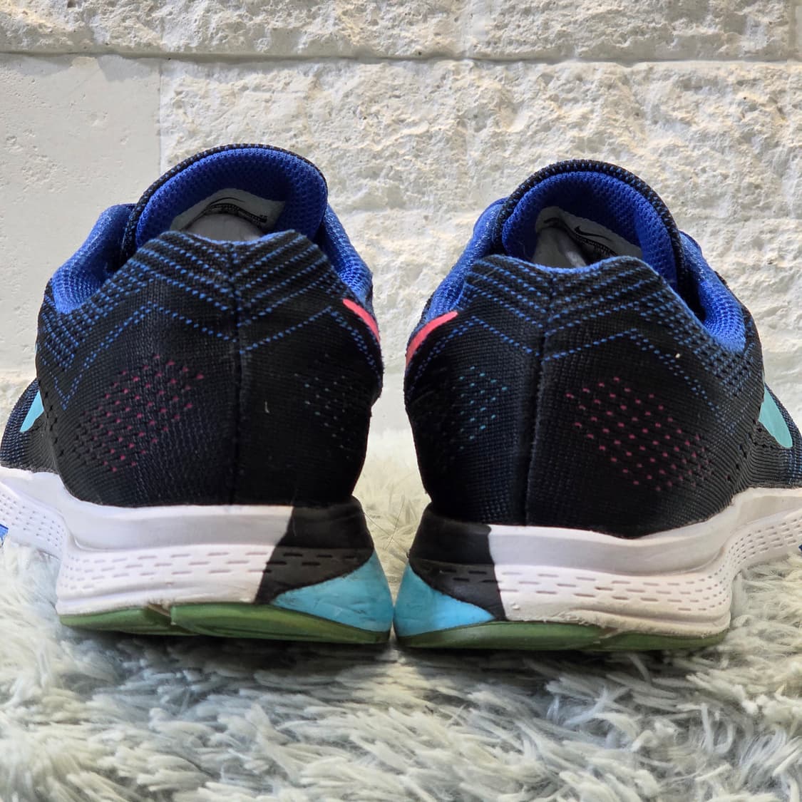 2q-4:나이키 줌 스트럭처 18 블루/블랙 러닝화 (24.5cm) 상품이미지3