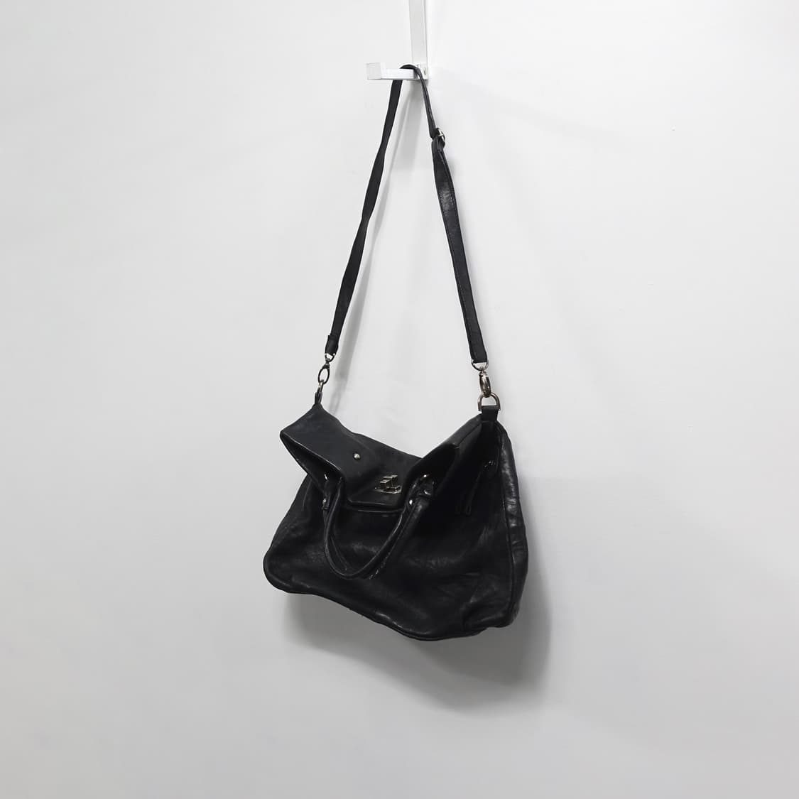 EDITION PARIS 메탈 버클 블랙 레더 빅 토트 숄더백 상품이미지7