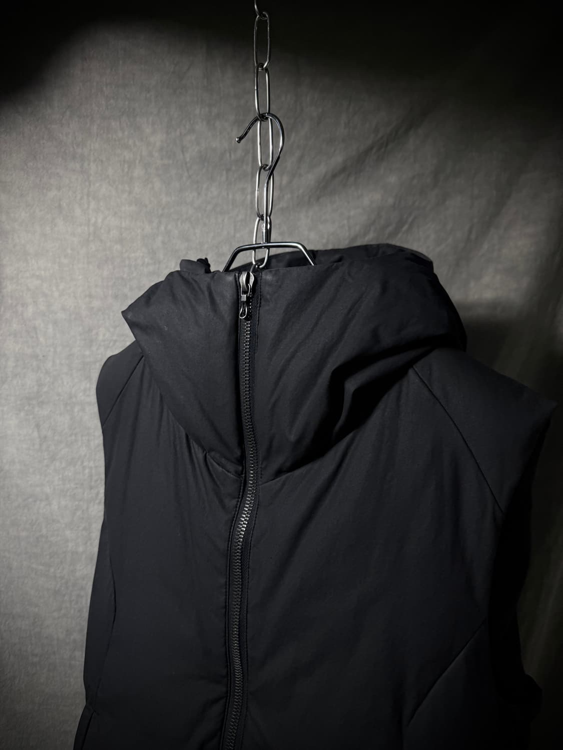 Attachment High-Neck Down Vest  상품이미지2